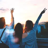 Ilustrasi teman. Sumber foto: unsplash.com/Simon Maage.