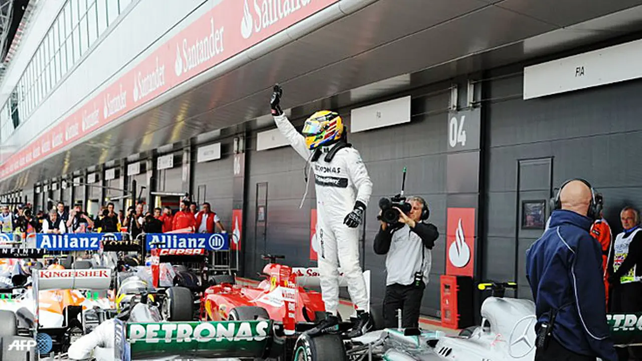 lewis-hamilton-130630b.jpg