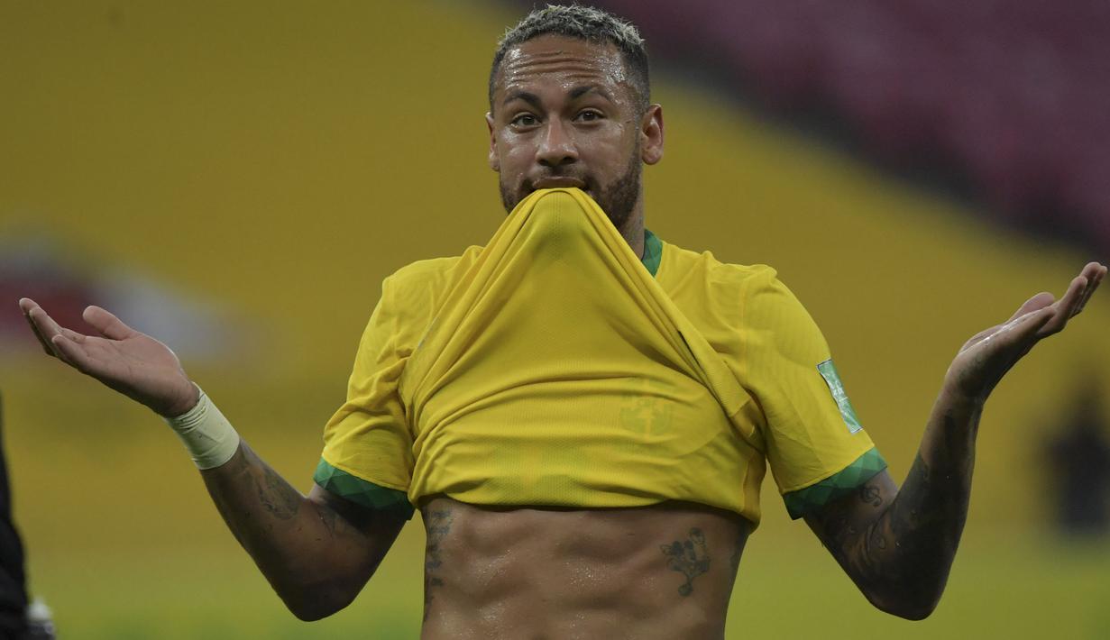 usai pertandingan, Neymar mengunggah foto perut sixpack-nya tersebut ke media sosial dan menuliskan caption "Pemain gemuk yang bagus" seolah-olah menyindir orang yang telah mengatakannya kegemukan. (Foto: AFP/Nelson Almeida)