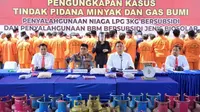 Konferensi pers pengungkapan penyelewengan BBM subsidi yang dilakukan oleh puluhan orang. (Liputan6.com/M Syukur)