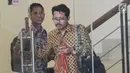Rektor UIN Sunan Ampel, Masdar Hilmy berjalan keluar usai menjalani pemeriksaan di Gedung KPK, Jakarta, Senin (17/6/2019). Masdar Hilmy diperiksa sebagai saksi terkait kasus seleksi jabatan di lingkungan Kementerian Agama tahun 2018-2019 untuk tersangka Romahurmuziy. (merdeka.com/Dwi Narwoko)