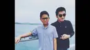 Di akun Instagram-nya, Tommy juga menunjukan kedekatannya dengan adik Aurel Hermansyah, Azriel. (instagram.com/tommyrumengan)