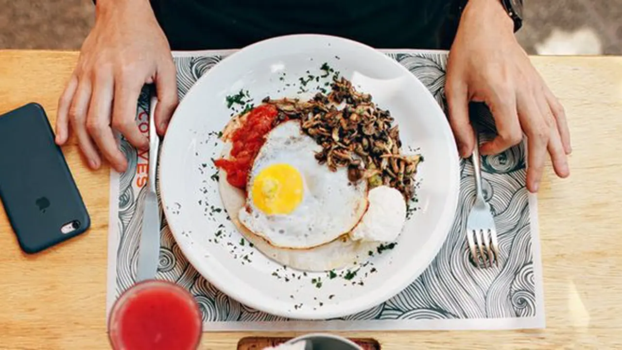 copyright pexels.com/Helena Lopes