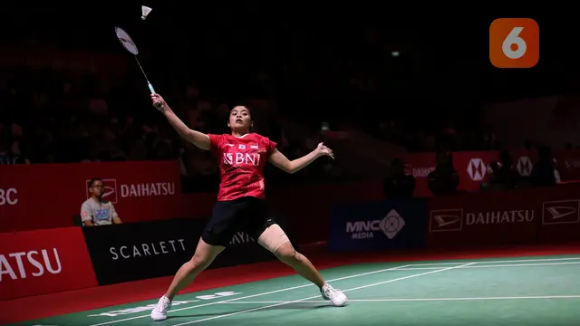 Foto: Istora Bergemuruh Kekecewaan, Tiga Wakil Indonesia Termasuk Apriyani/Fadia Tumbang pada Laga yang Sama di Indonesia Masters 2023