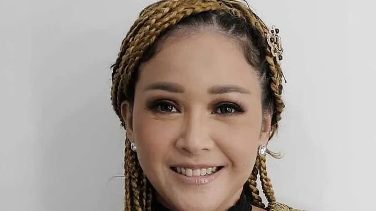 Tampil Beda, Ini 6 Potret Tampil Beda, Ini 6 Potret Maia Estianty dengan Gaya Rambut Cornrow dengan Gaya Rambut Cornrow
