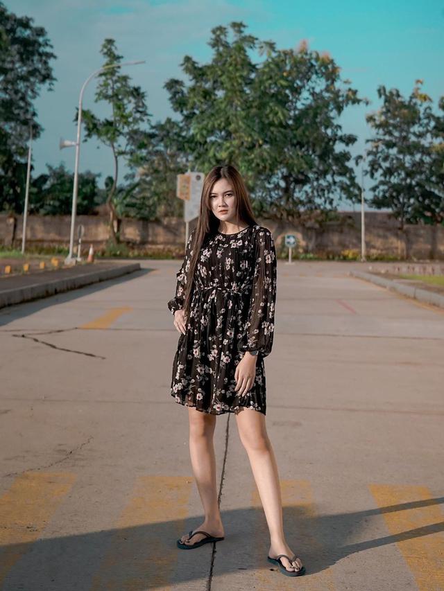 6 Potret Nella Kharisma Saat Pakai Dress simpel, Curi Perhatian