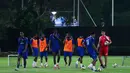 Para pemain Saint Kitts and Nevis saat menggelar sesi latihan perdana untuk FIFA Series 2026 di Lapangan A Stadion Utama Gelora Bung Karno (SUGBK), Jakarta, Selasa (24/3/2026). (Bola.com/M Iqbal Ichsan)