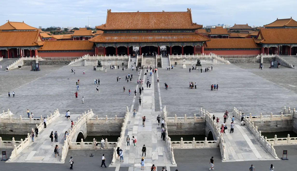 Suasana Museum Istana di Beijing, China, Kamis (10/9/2020). Pameran bertajuk Kemegahan Abadi: Enam Abad di Kota Terlarang diselenggarakan di Museum Istana yang juga dikenal sebagai Kota Terlarang untuk memperingati 600 tahun usia bekas kompleks kekaisaran tersebut. (Xinhua/Jin Liangkuai)