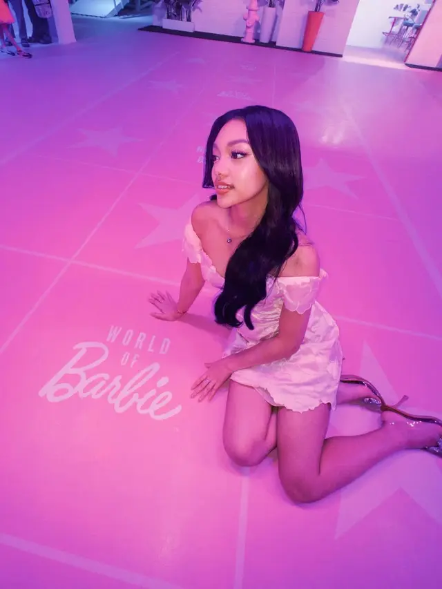 Naura Ayu Tampil Menawan Sebagai Barbie Indonesia, Hadirkan Visual Real Barbie di Dunia Nyata