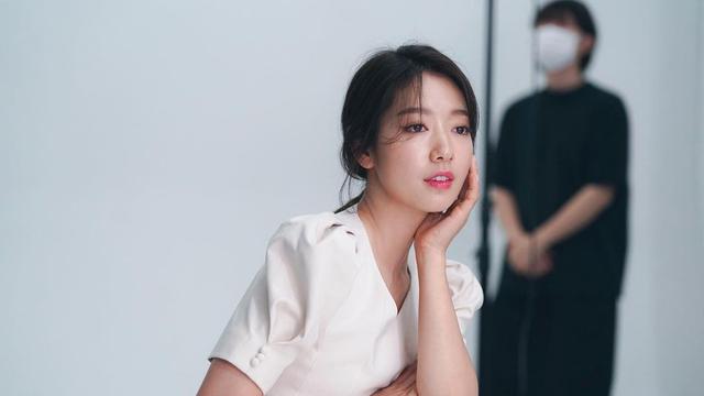 Aktris Korea Park Shin Hye Donasikan Puluhan Ribu Pembalut ...
