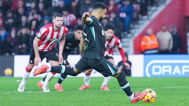 Foto: Babak Kedua yang Fantastis, Ini Momen Mohamed Salah Bawa Liverpool Comeback atas Southampton di Liga Inggris