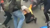 Jenlap terbakar saat aksi Demo 11 April di Bone, Sulsel (Liputan6.com/Istimewa)