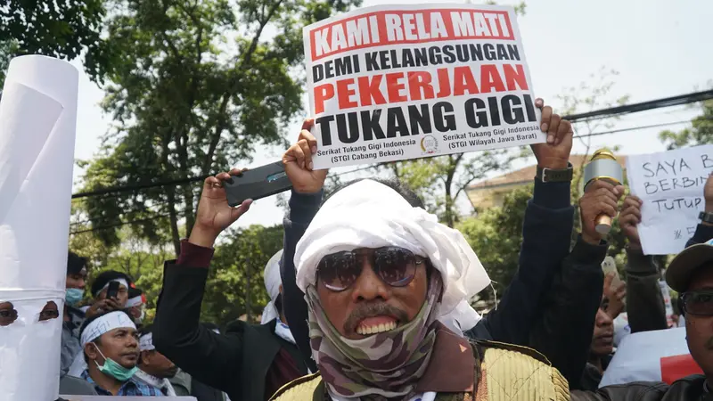 Demo tukang gigi