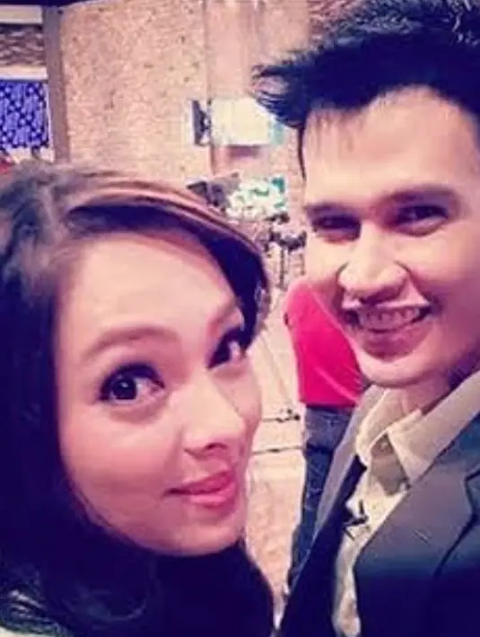 Kepergian dr. Ryan Thamrin menjadi kesedihan yang mendalam bagi rekan kerjanya di Dr.Oz Indonesia, Reisa Broto Asmoro. Mengunggah foto di akun instagram, dr. Reisa mengumumkan kepergian dr. Ryan dan mengungkap kesedihannya. (Instagram/reisabrotoasmoro)