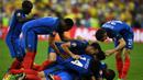 Pemain Prancis merayakan gol yang dicetak Dimitri Payet, pada laga Grup A Piala Eropa 2016 melawan Rumania di Stadion Stade de France, Prancis, Jumat (10/6/2016) atau Sabtu dini hari WIB. Prancis menang 2-1 atas Rumania. (AFP/Franck Fife)