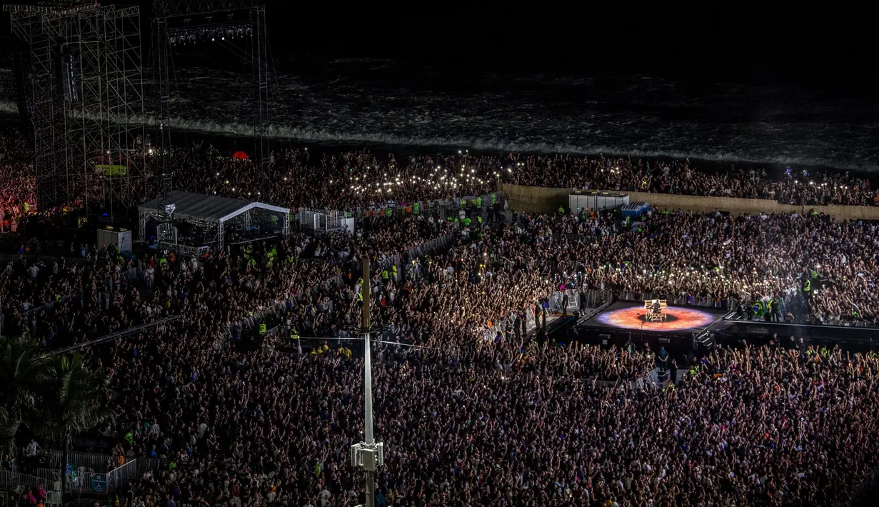 Jumlah penonton pada konser Lady Gaga melampaui rekor terdahulu yang dipegang bintang pop asal Amerika Serikat, Madonna. Sebelumnya, pada Mei 2024, Madonna juga mengadakan konser gratis di Pantai Copacabana dan dihadiri 1,6 juta penonton. (Daniel RAMALHO/AFP)