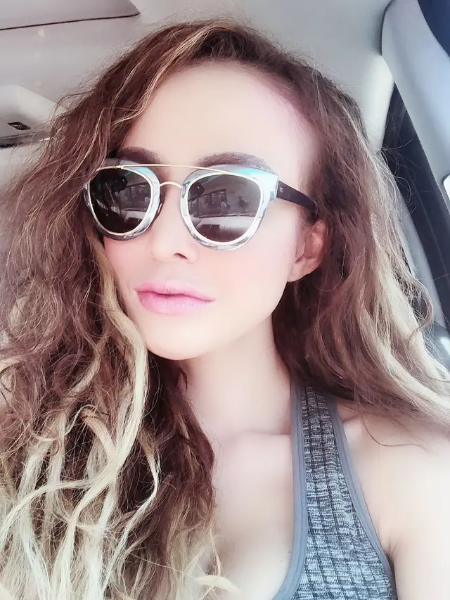 6 Potret Cynthiara Alona, Model Sekaligus Mantan Lutfi Agizal di Take Me Out