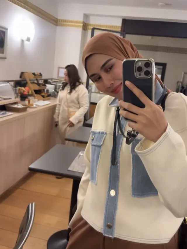 Syahnaz Sadiqah saat Liburan Akhir Tahun. [@syahnazs]