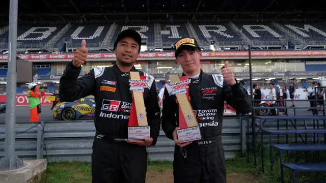 Haridarma Manoppo (kiri) dan Seita Nonaka (kanan)