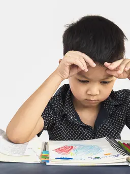 Rasa bosan membantu anak meningkatkan kreativitas dan membangun toleransi terhadap pengalaman yang kurang ideal. (Foto/dok: Freepik/jcomp)