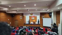 Rafael Alun Trisambodo Ditahan KPK, Pakai Seragam Tahanan Warna Oranye