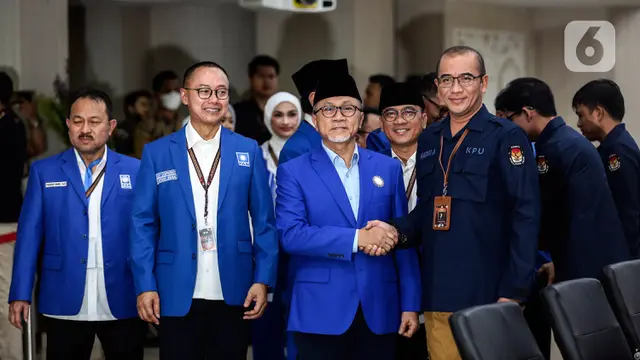 Zulkifli Hasan Pimpin Rombongan PAN Daftar Bacaleg ke KPU