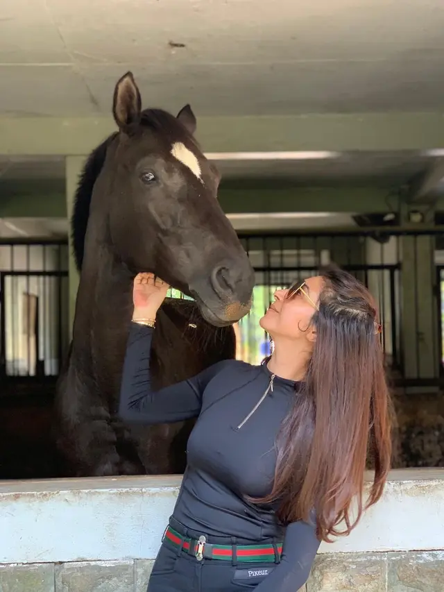 Nabila Syakieb bersama kudanya (Instagram/nsyakieb85)