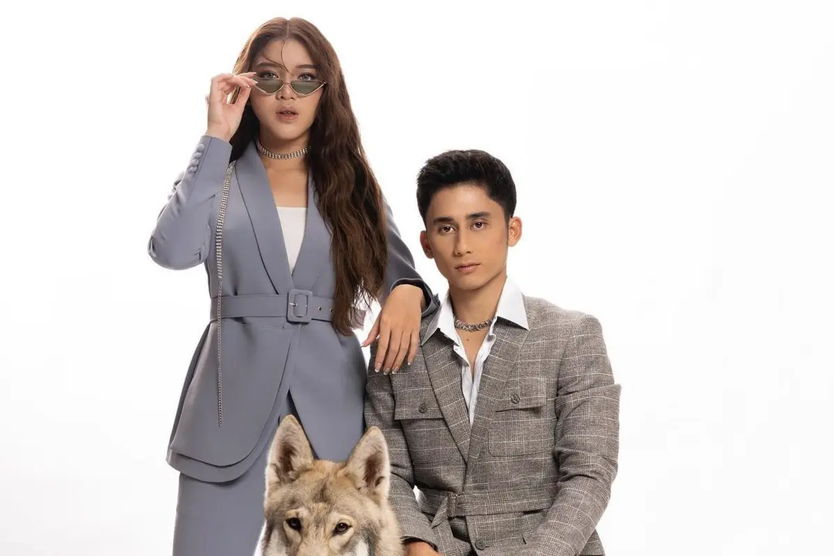 6 Potret Tiara Andini dan Alshad Ahmad Berfoto Chester Si Serigala, Tampil Fierce Layaknya Belle dan Edward Cullen di Dunia Nyata