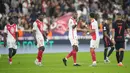 Para pemain AS Monaco melakukan selebrasi pada akhir matchday 1 League Phase Liga Champions 2024/2025 yang digelar di Stade Louis II, Kamis, 19 September 2024 atau Jumat (20/9/2024) dini hari WIB. (AP Photo/Laurent Cipriani)