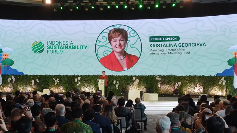 Direktur Pelaksana Dana Moneter Internasional (IMF) Kristalina Georgieva dalam Indonesia Sustainibility Forum (ISF) di Park Hyatt Jakarta, Kamis (7/9/2023). (Maulandy/Liputan6.com)