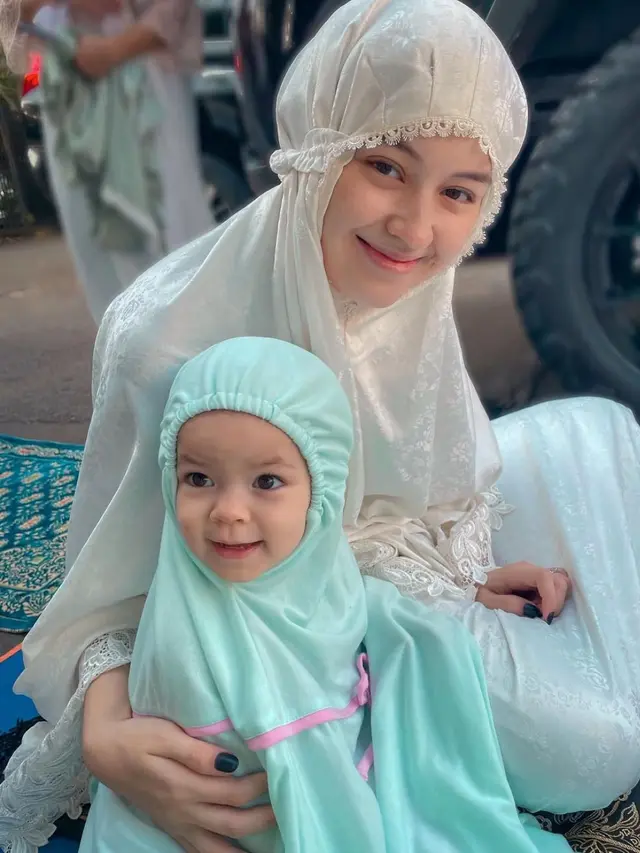Kompilasi Gaya Hijab Elegan ala Kimberly Ryder (Instagram/@kimbrlyryder)