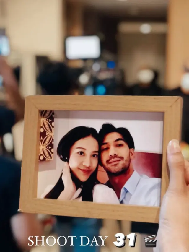 Reza Rahadian dan Anya Geraldine.