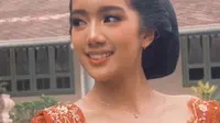 6 Potret Leticia Joseph Putri Sheila Marcia Pakai Kebaya dan Sanggul Jawa, Bikin Pangling