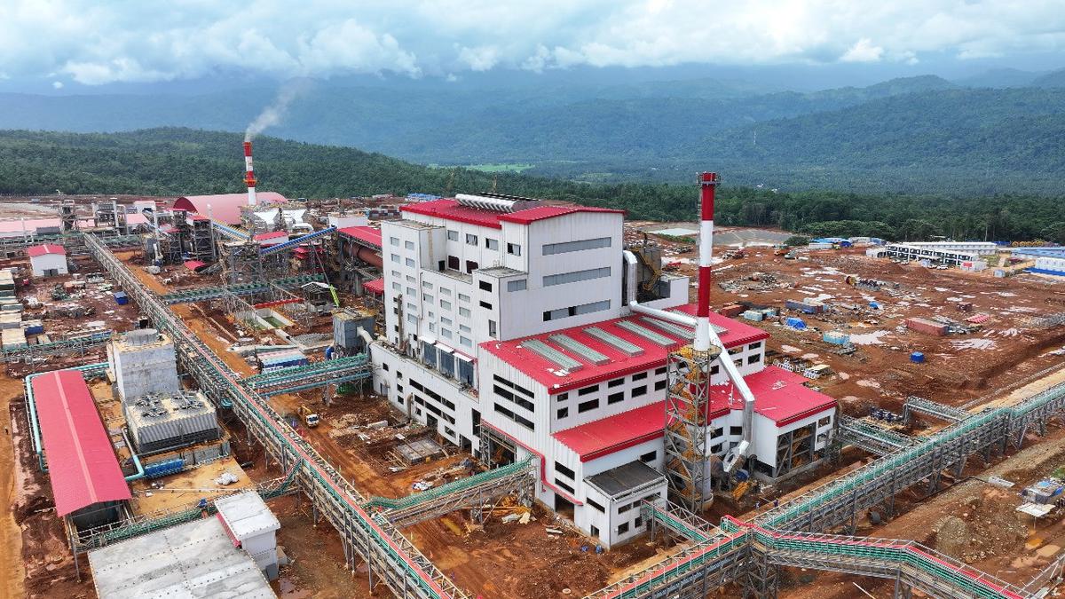Smelter Merah Putih Siap Produksi FeNi Rendah Emisi Akhir April 2025