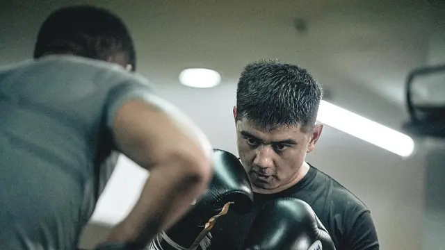 7 Potret Persiapan Chef Arnold Adu Tinju Lawan Codeblue, Tuai Banyak Dukungan
