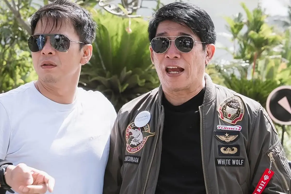 6 Gaya Fashion Ariel NOAH dan Parto Patrio saat Touring ke Lombok, Kompak Abis