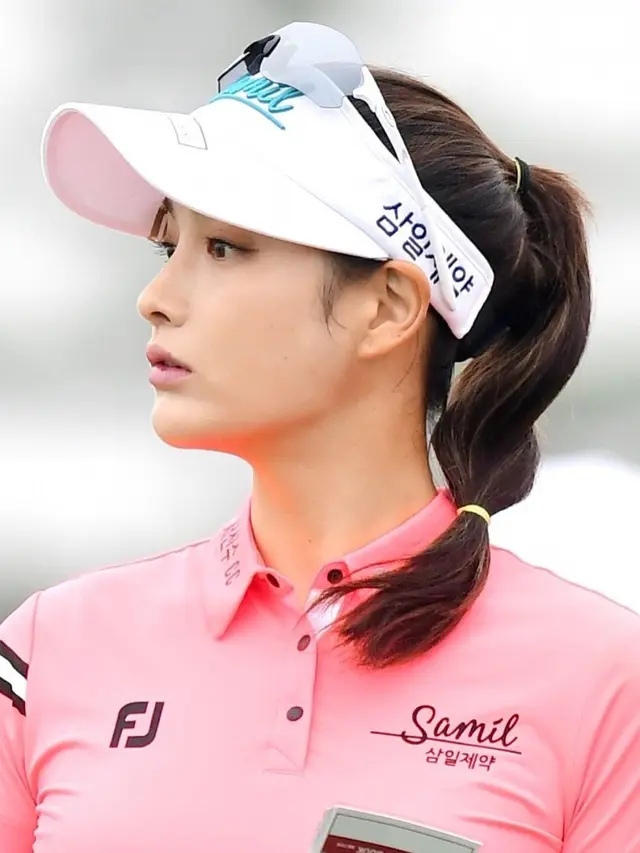 Pesona Park Gyeol Si Kim Tae Hee di Lapangan Golf yang Tersandung Gosip Perselingkuhan