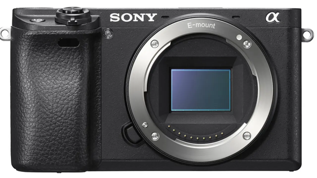 Sony Alpha 6300, Kamera Mirrorless 24MP dengan Sistem Fokus 4D