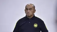 Pelatih asal Malaysia yang sudah mengenal baik sepak bola Indonesia. Raja isa. (Bola.com/Permana Kusumadijaya)