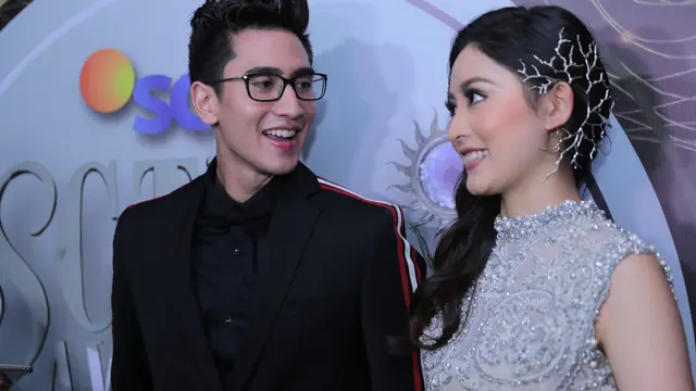 [Bintang] Potret Keserasian Verrel Bramasta dan Natasha Wilona di SCTV Awards 2017