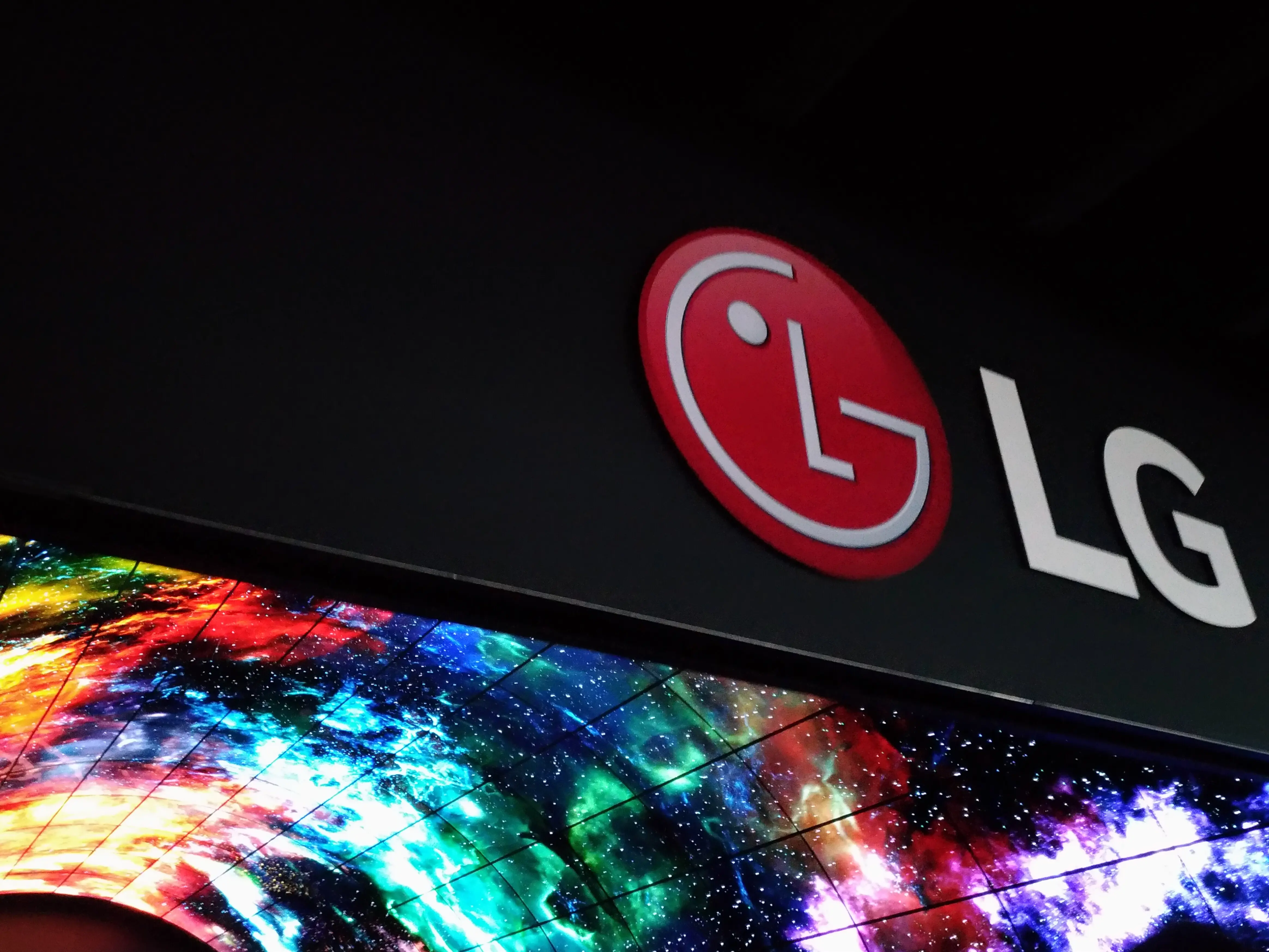 Logo LG di CES 2017. Liputan6.com/Corry Anestia