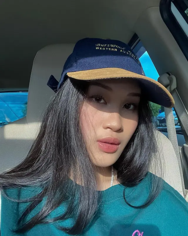 7 Potret Neyia Kameron, cewek viral mesra bareng Jefri Nichol