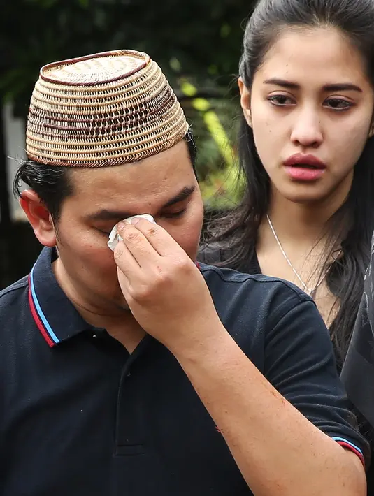 Memiliki anak laki-laki sudah didambakan Bekti dan Aldila Jelita sejak lama. Namun Tuhan berkehendak lain dan keduanya hanya bisa pasrah menerima semua cobaan ini. (Bambang E. Ros/Bintang.com)