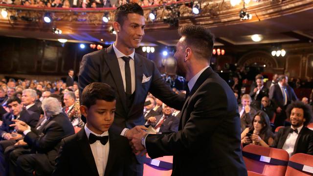 Cristiano Ronaldo Raih Gelar Pemain Terbaik FIFA 2017