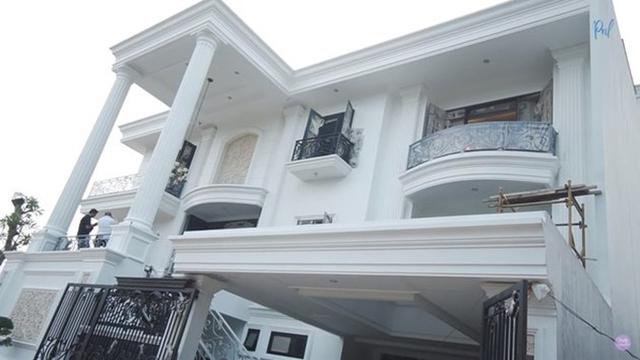 5 Fakta Rumah  Baru Prilly  Latuconsina Ada Lemari 100 