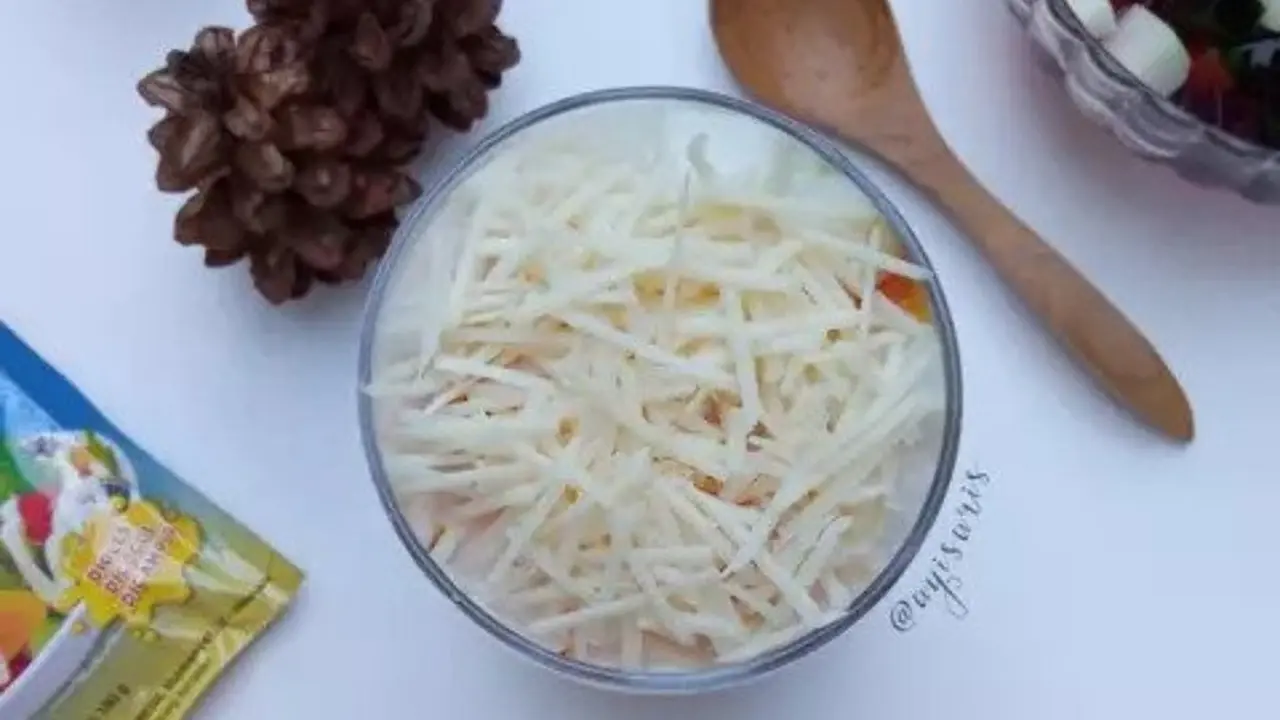 Resep salad jelly pelangi. (dok. Cookpad @ayisaris)