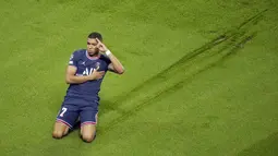 Bermain di Parc des Princes, PSG langsung tampil menekan. Alhasil Laga baru berjalan sembilan menit, Kylian Mbappe berhasil membawa PSG unggul setelah mencetak gol dengan tembakan kaki kanan. (AP /Christophe Ena)
