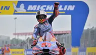 Pembalap Gresini Racing, Marc Marquez. (LOU BENOIST / AFP)