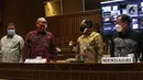 Mendagri Tito Karnavian (kedua kanan), bersama Ketua DKPP Muhammad, Plt Ketua KPU Ilham Saputra dan Ketua Bawaslu Abhan menghadiri rapat dengar pendapat dengan Komisi II di gedung DPR RI, Jakarta, Selasa (19/1/2021). Rapat membahas evaluasi pelaksanaan Pilkada 2020. (Liputan6.com/Angga Yuniar)