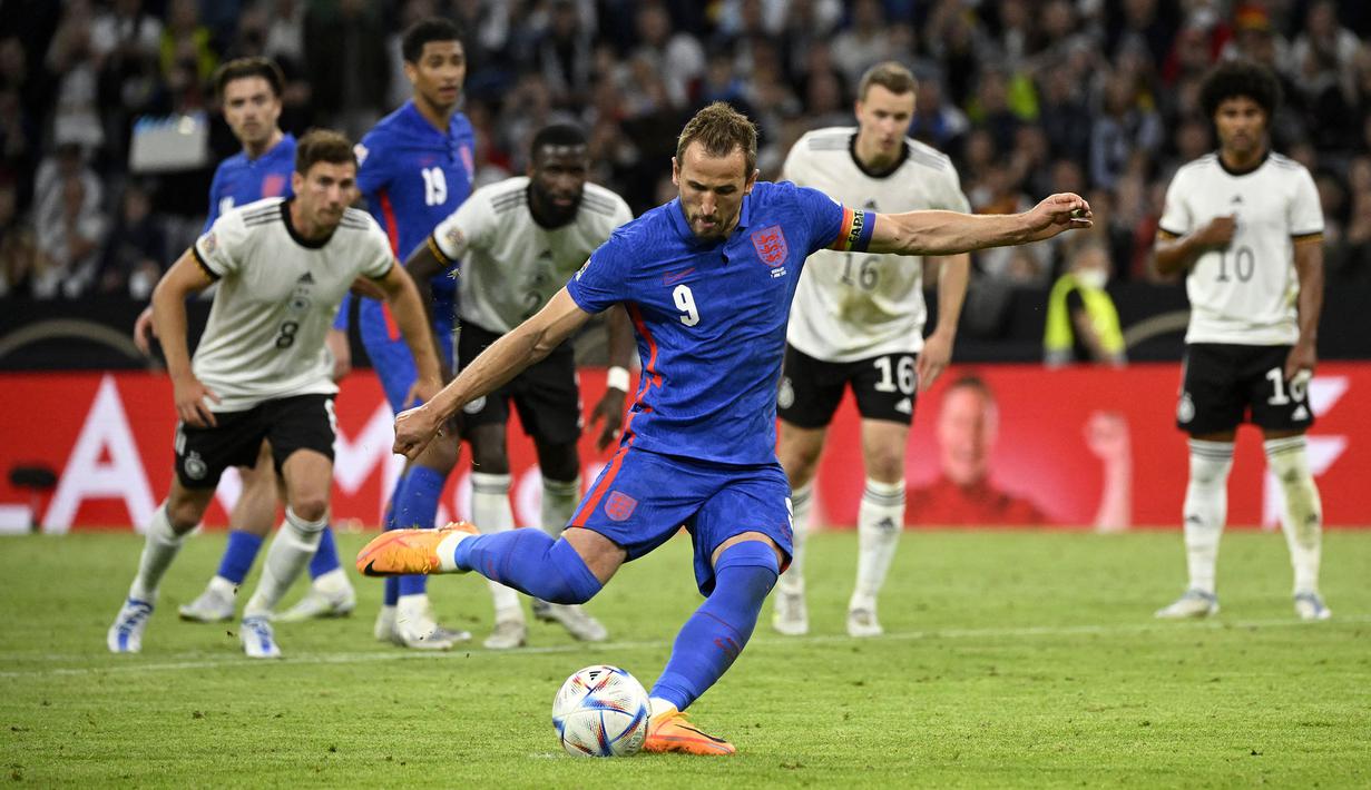 Setelah menderita kekalahan dari Hungaria pada akhir pekan lalu, kali ini Inggris mendapatkan satu poin usai menahan imbang Jerman pada matchday 2 Grup A3 UEFA Nations League 2022/23 di Allianz Arena, Rabu (8/6/2022) dini hari WIB. (AFP/Tobias Schwarz)